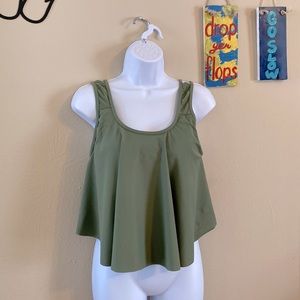 🎉Host Pick🎉NWOT-Green Swim top with built in bra.